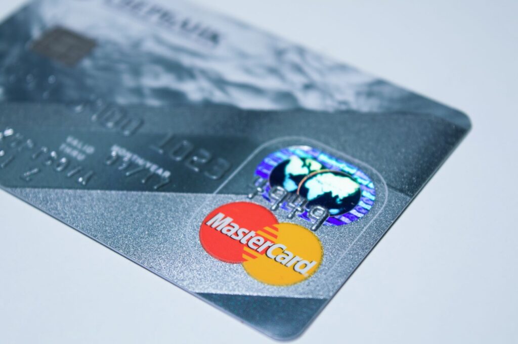 Gli aspetti da considerare quando si decide di fare una carta di credito online